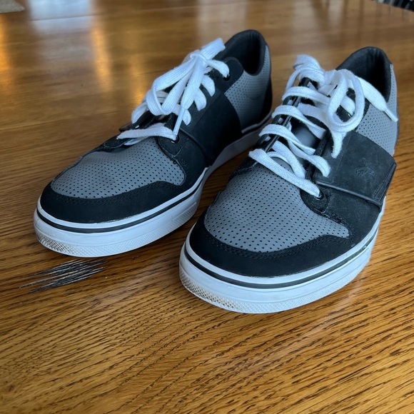 ⭐️ Puma Men’s El Ace 2 Black & Gray sneakers Size 9 - Picture 4 of 15